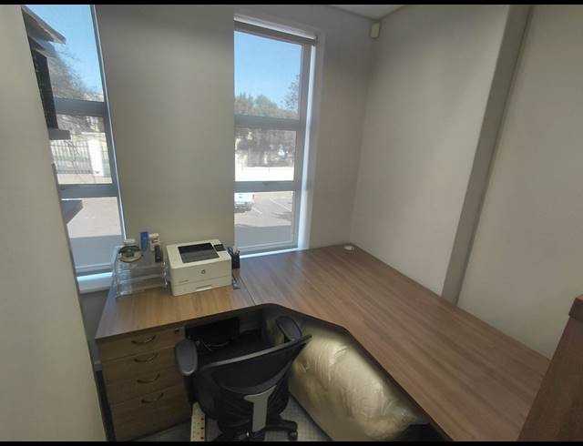 123M² OFFICE FOR SALE IN LONEHILL